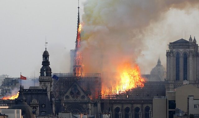 Παναγία των Παρισίων: Ένας χρόνος από τη φωτιά που “μαύρισε” την ψυχή του γαλλικού πολιτισμού