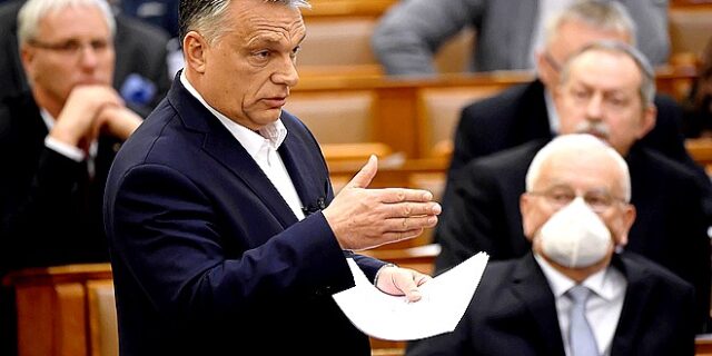 Προκλητικός ο Ορμπαν: Απειλεί με βέτο αν συνδεθεί το Ταμείο Ανάκαμψης με το σεβασμό στο Κράτος Δικαίου