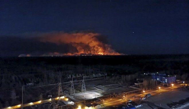 Τσέρνομπιλ: Η φωτιά απέχει ένα χιλιόμετρο από τον πυρηνικό σταθμό