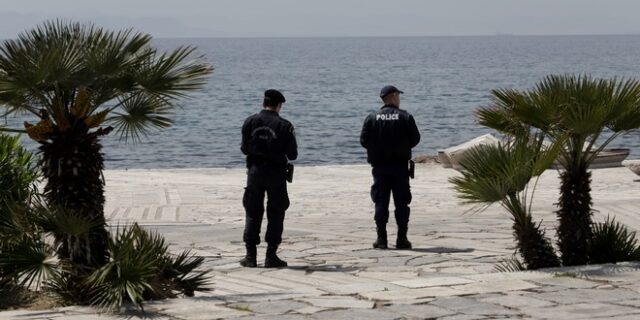 Welt: “Η Ελλάδα πιέζει την ΕΕ για να σώσει την καλοκαιρινή σεζόν”