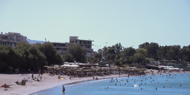 Κορονοϊός: Πώς θα κάνουμε μπάνια φέτος, πόσο επικίνδυνη είναι η άμμος;