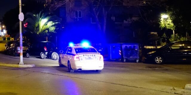 Συνελήφθησαν ληστές που επιτέθηκαν σε διανομέα στην Πετρούπολη