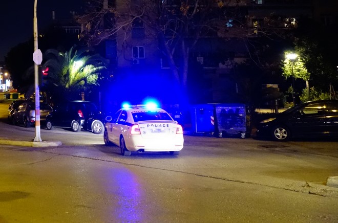Αθήνα: Πυροβόλησε γείτονά του και ταμπουρώθηκε στο σπίτι του