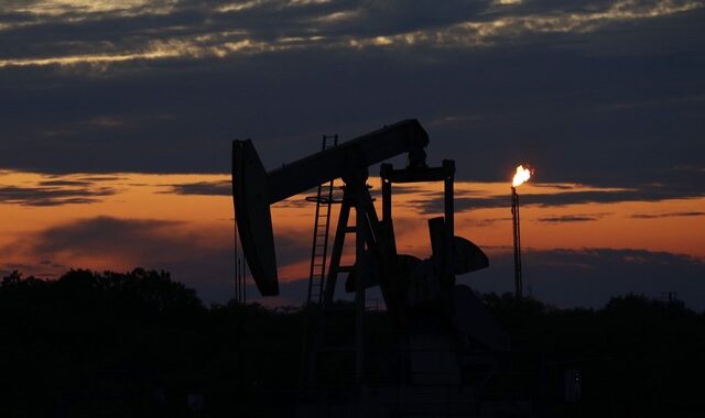 Πετρέλαιο: Άλμα καταγράφουν οι τιμές του αργού