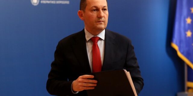 Πέτσας: “Αργή και μακρόσυρτη η επιστροφή στην κανονικότητα”