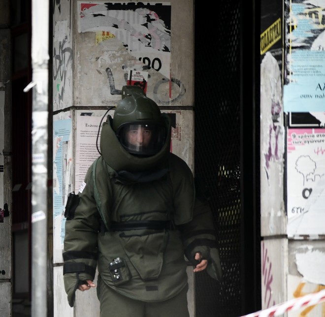 Ζωγράφου: Συναγερμός για παλιά βομβίδα που βρέθηκε σε αποθήκη