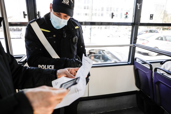 Συνεχίζονται οι παραβάσεις άσκοπων μετακινήσεων σε καθημερινό επίπεδο