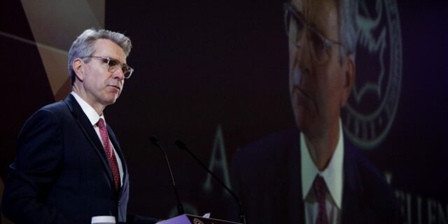 Πάιατ: Θαυμάζω την αποφασιστικότητα της Εκκλησίας της Ελλάδας