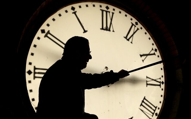 Αλλαγή ώρας: Πώς αλλάζουμε τα ρολόγια την Κυριακή