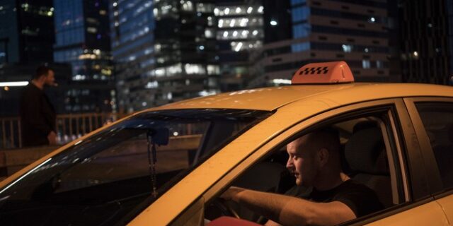 Κορονοϊός: Οι ταξιτζήδες στη Ρωσία αντί για ανθρώπους μεταφέρουν εμπορεύματα