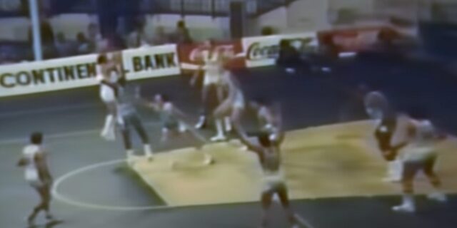 Με αφορμή το Last Dance, θυμόμαστε τον “χορό” του Τζόρνταν με τον Γκάλη