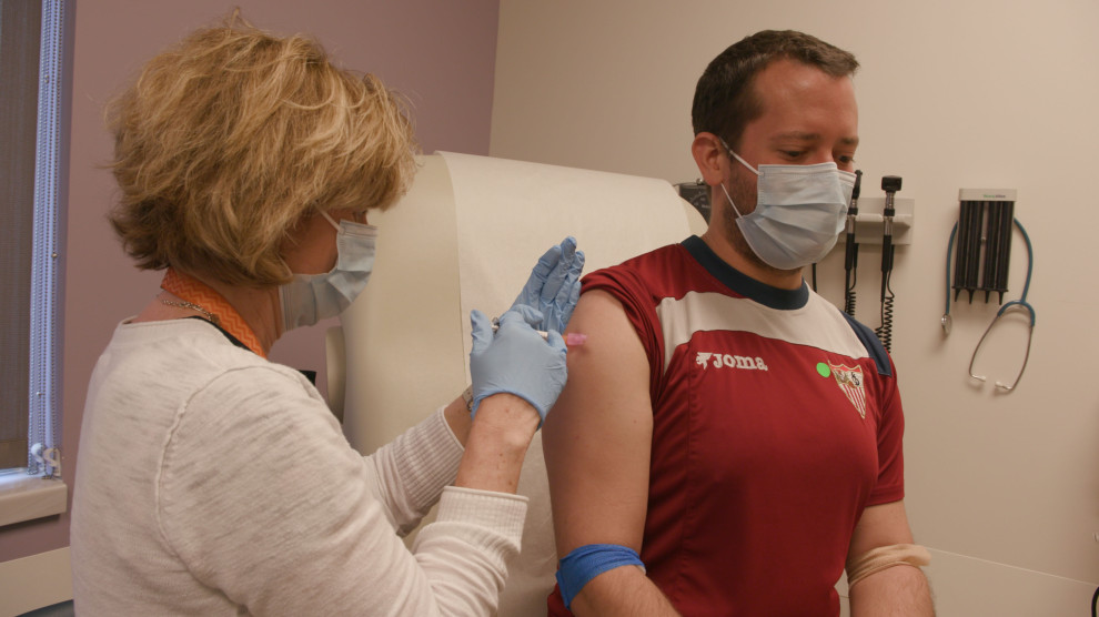 Εμβόλιο: Ο άνθρωπος που έγινε δύο φορές εθελοντής για Κορονοϊό και Έμπολα