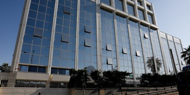Επίθεση με μολότοφ τα ξημερώματα στον ΣΚΑΪ