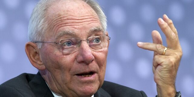 Σοκάρει ο Σόιμπλε: “Δεν είναι απόλυτα ορθό ότι υποχωρούν όλα μπροστά στην προστασία της ζωής”