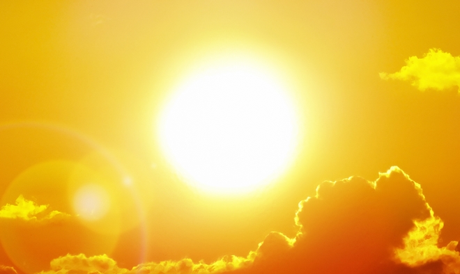 Κορονοϊός: Ηλιος, ζέστη και υγρασία τον αποδυναμώνουν
