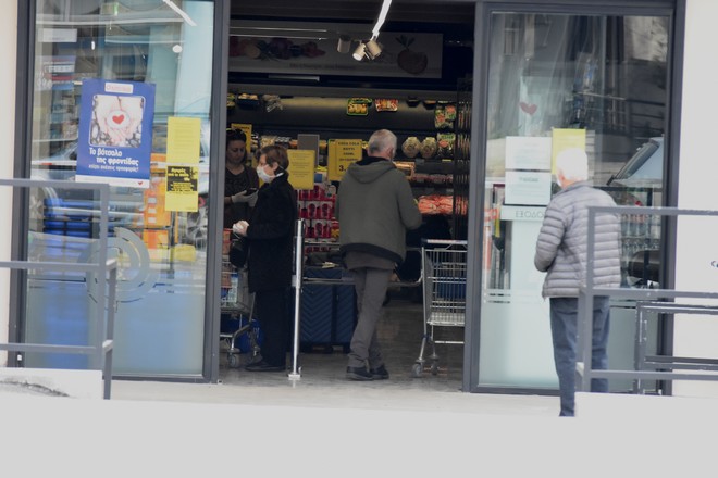 Μεγάλη Εβδομάδα: Πώς θα λειτουργήσουν τα καταστήματα τις επόμενες μέρες