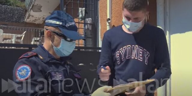 Ιταλία: Αστυνομικοί μοιράζουν τάμπλετ και pc στους φοιτητές της επαρχίας