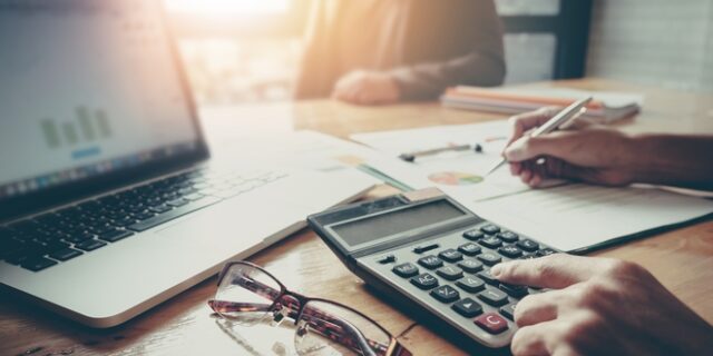 Tελειώνει ο χρόνος για τις δηλώσεις – Πρόστιμα από 100 έως 500 ευρώ για τους εκπρόθεσμους