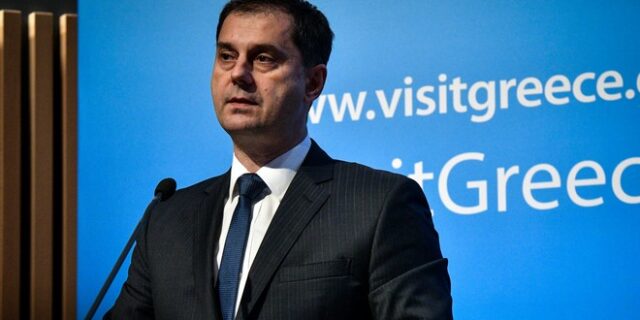 Θεοχάρης: Με υγειονομικό διαβατήριο θα έρχονται οι τουρίστες στην Ελλάδα