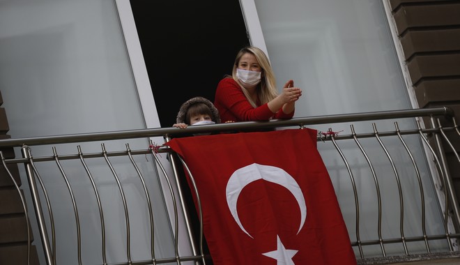 Κορονοϊός – Τουρκία: Σταθερά πάνω από 1.000 κρούσματα κάθε μέρα