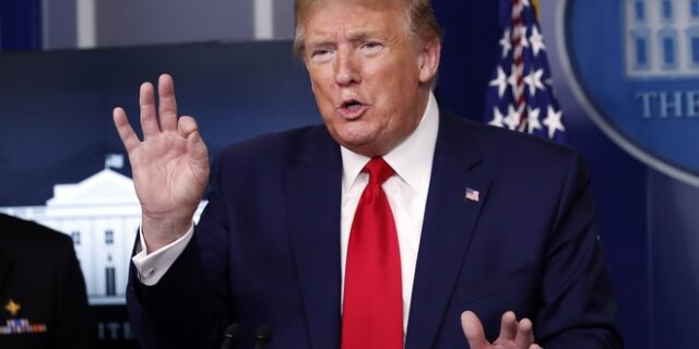 Βρήκε ευκαιρία ο Τραμπ. Απαγορέυει τη μετανάστευση λόγω πανδημίας