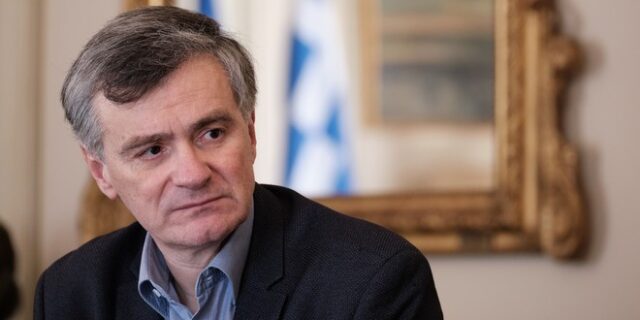 Δημοσκόπηση Marc: Δημοφιλέστερος Έλληνας ο Σωτήρης Τσιόδρας