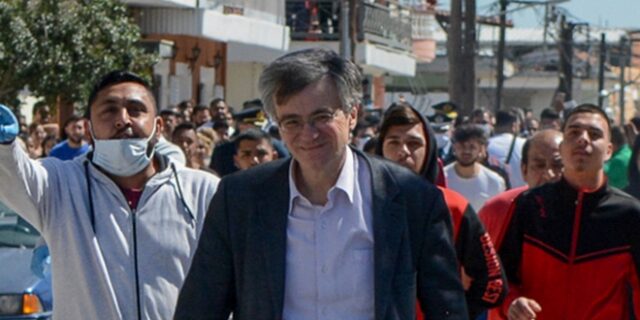 Πώς ο Τσιόδρας τσάκισε με δύο λόγια τον ρατσισμό σε βάρος των Ρομά