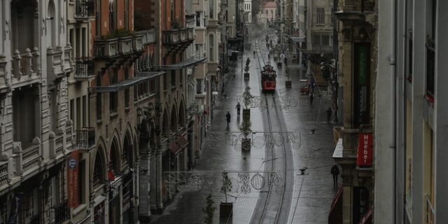 Κορονοϊός – Τουρκία: Σε καραντίνα 30 πόλεις, απαγόρευση κυκλοφορίας για νέους κάτω των 20 ετών