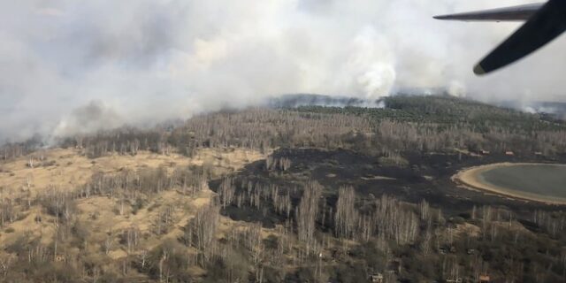 Ουκρανία: Δασική φωτιά κοντά στο Τσερνόμπιλ προκαλεί αύξηση της ραδιενέργειας