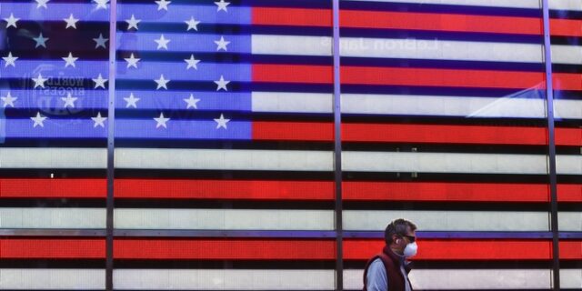 Κορονοϊός: Σχεδόν 2.500 νεκροί σε μια μέρα στις ΗΠΑ – Στην έξοδο ο υπουργός Υγείας