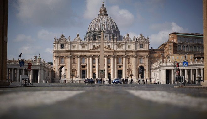 Το Βατικανό εξέδωσε εγχειρίδιο κατά της σεξουαλικής κακοποίησης ανηλίκων από ιερείς