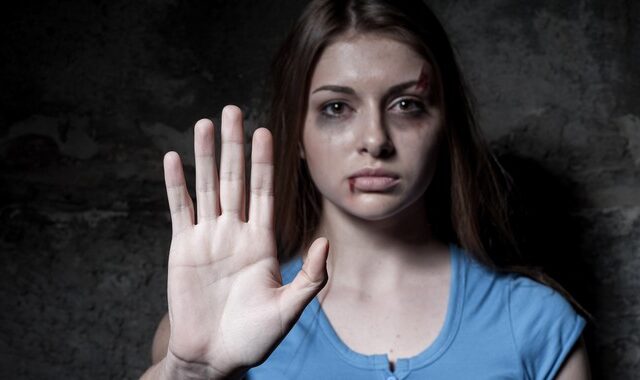 Συγκλονιστικό! Γυναίκες στη Γαλλία θα χρησιμοποιούν λέξεις “κλειδιά” για να καταγγείλουν την κακοποίηση