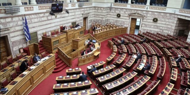 Βουλή: Εγκρίθηκε επί της αρχής το πολυνομοσχέδιο του υπουργείου Δικαιοσύνης