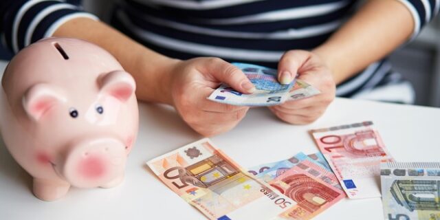 Ελάχιστο Εγγυημένο Εισόδημα: Έκτακτη ενίσχυση σε οικογένειες με ανήλικα παιδιά