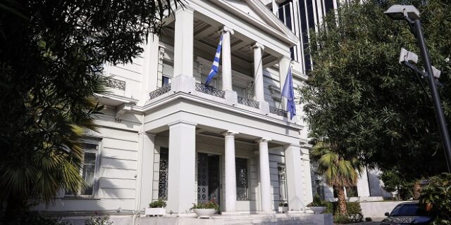 ΥΠΕΞ: Καταδίκη του καψίματος πανό με φωτογραφία του Ερντογάν στη Θεσσαλονίκη