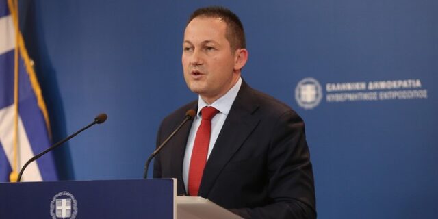 Πέτσας: Τα άδεια έδρανα του ΣΥΡΙΖΑ είναι η φωτογραφία της απουσίας πολιτικής