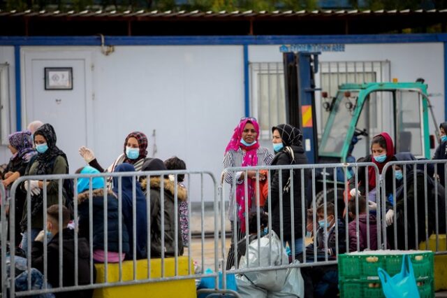 Μηταράκης: Μειωμένοι κατά 15% οι πρόσφυγες και οι μετανάστες που διαμένουν στα νησιά