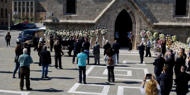 Φωτογραφίες: Το τελευταίο αντίο στον Δημήτρη Κρεμαστινό
