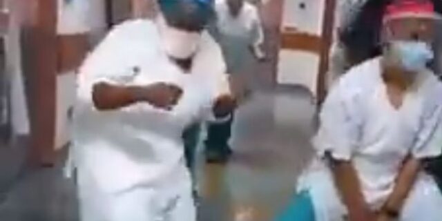 Νότια Αφρική: Αυτό το υπέροχο χορευτικό νοσηλευτών πρέπει να το δεις