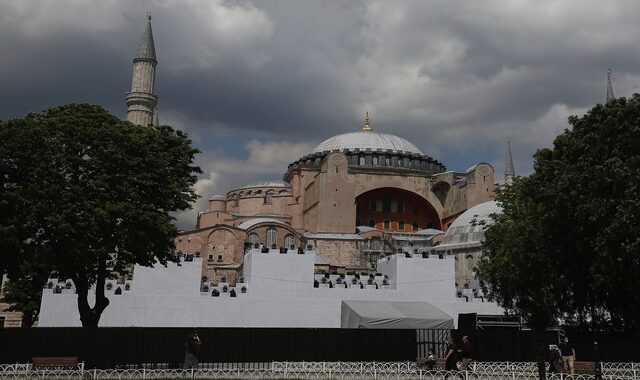 Τουρκία σε ΗΠΑ: “Φαρσοκωμωδία να ασχολείστε με την Αγιά Σοφιά”