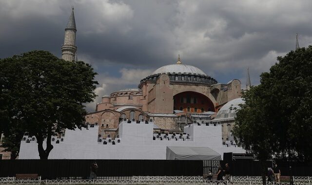 Νέα πρόκληση Ακσόι: Η Ελλάδα να απαλλαγεί από τα ιστορικά της συμπλέγματα