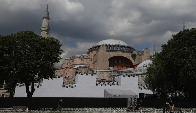 Τουρκία σε ΗΠΑ: “Φαρσοκωμωδία να ασχολείστε με την Αγιά Σοφιά”