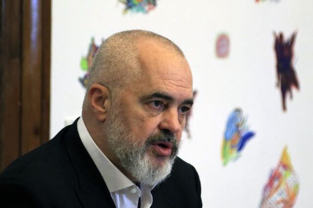 Αλβανία: Επεισόδια με αφορμή κυβερνητική απόφαση για κατεδάφιση του κτιρίου του Εθνικού Θεάτρου