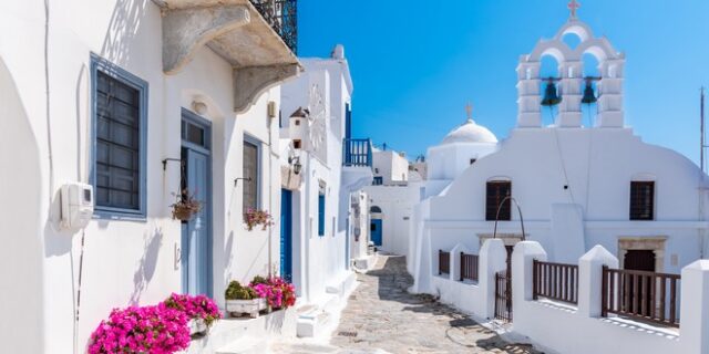 Covid-free η Αμοργός την ώρα που τα κρούσματα αυξάνονται