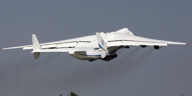 Antonov 225: Στο “Ελ. Βενιζέλος” το μεγαλύτερο αεροπλάνο του κόσμου