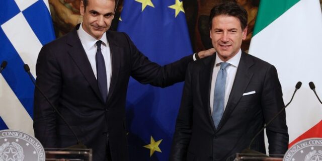 Επικοινωνία Μητσοτάκη – Κόντε: Χαιρετίζουν την πρόταση Μέρκελ και Μακρόν