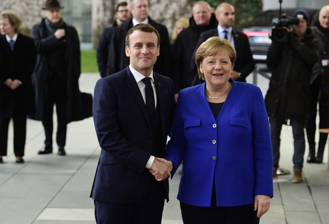 Σύνοδος Koρυφής: Μακρόν και Μέρκελ επιφυλακτικά αισιόδοξοι για επίτευξη συμφωνίας
