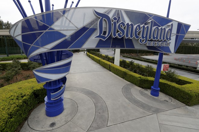 Ξεπούλησε η Disneyland της Σανγκάης τις πρώτες ημέρες επαναλειτουργίας της