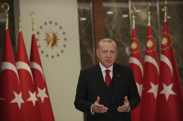 Ο Ερντογάν ανακοίνωσε τη σταδιακή άρση των μέτρων απαγόρευσης στην Τουρκία