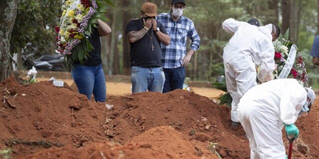 Βραζιλία: Ο υπουργός Υγείας προτιμά την οικονομία από την “γριπούλα” του κορονοϊού
